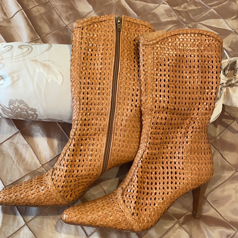 Pepe Castell fabulous leather brade boots, size 38